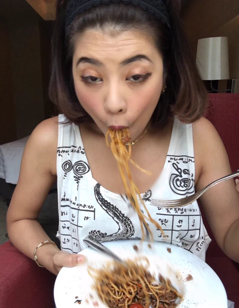 好きな人の前と？仲良いやつの前でパスタを食べる時の顔は違うwww