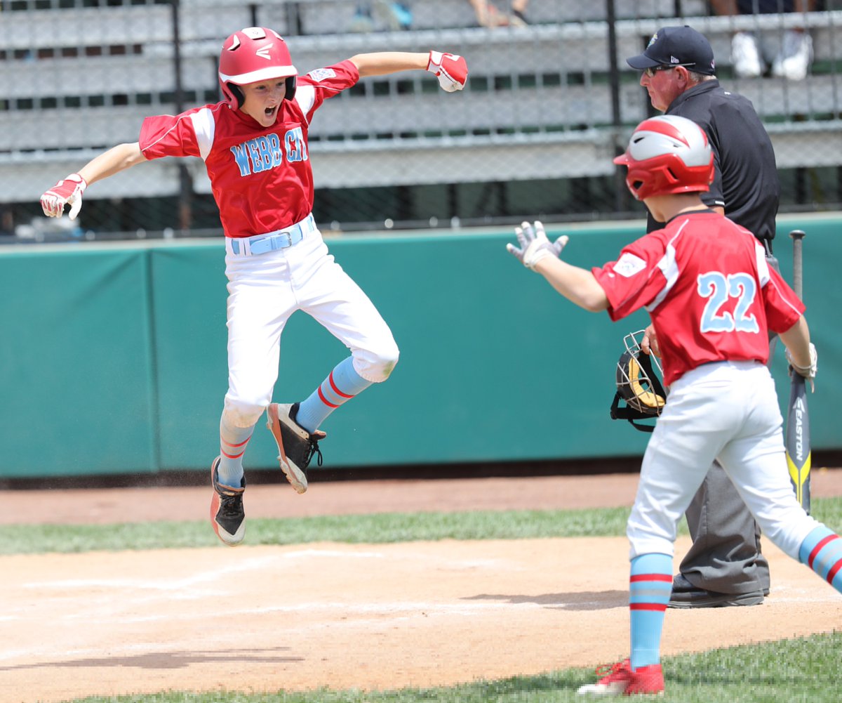 LittleLeague's tweet photo. When you make a big play, you can't help but celebrate. https://t.co/JmXrnbFCHZ
