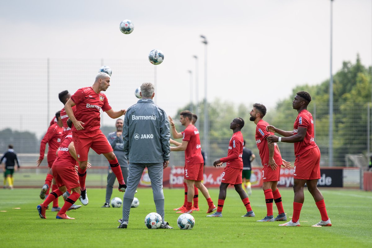 bayer04fussball's tweet photo. Das Warmmachen ist jetzt beendet – in wenigen Minuten geht's los hier am #Kurtekotten. #Werkself
#B04FOR https://t.co/ZLz1bsFDKv