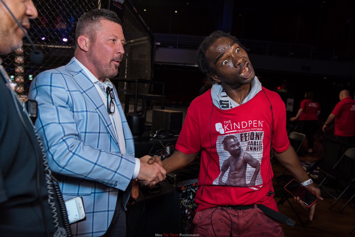 TheTruthJackson's tweet photo. This photo basically sums up my stay in #Atlanta... Back to the H for a few days.
@patmiletich @felonyisme
#LFA71 #ATL #MMA #UFC #PrideNeverDies #FelonyCharlesBennett #MMAPhotographer
https://t.co/Y74nryNUjU https://t.co/0qjptNk19a