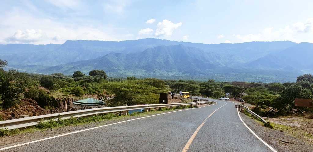 Pit stop at Chebloch Gorge. We in a hurry so no diving demos for us.