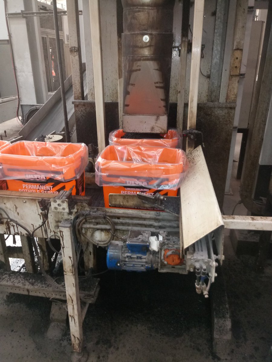 mrpotholeuk's tweet photo. @LizzieInstarmac I was very impressed by the whole company. #QualityCompany #QualityProducts #GreatTraining Sorry we didn't get to meet may be another time. #NoMorePotholeDeaths on or roads! @InstarmacGroup @LantraUK https://t.co/ScM4Biun4b