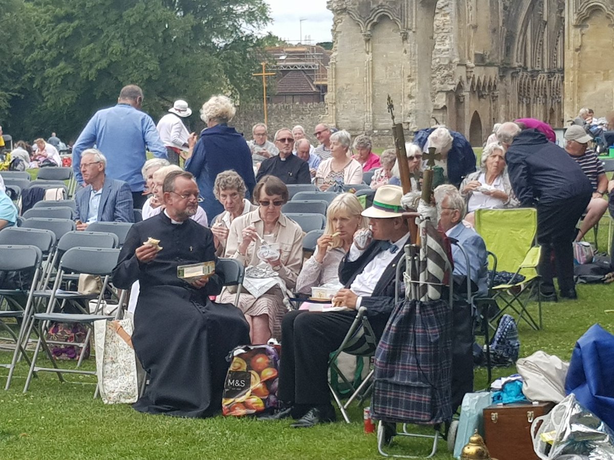 fun and fellowship over lunch #GlastonburyPilgrimage