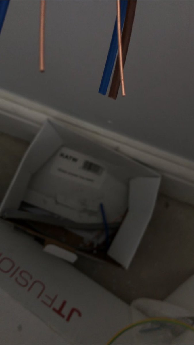 RomaElectrical's tweet photo. The level of attention to detail that separates us from the rest. We all know the site banta about sweeping up etc. As a considerate trade we like to clean up as we go so that other trades can do their work in a clean tidy environment. I just wish others were as considerate as us https://t.co/wLjiuOpvuv