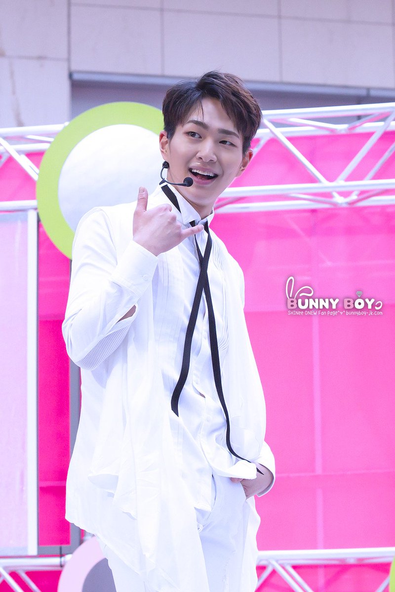 onew pics tweet media