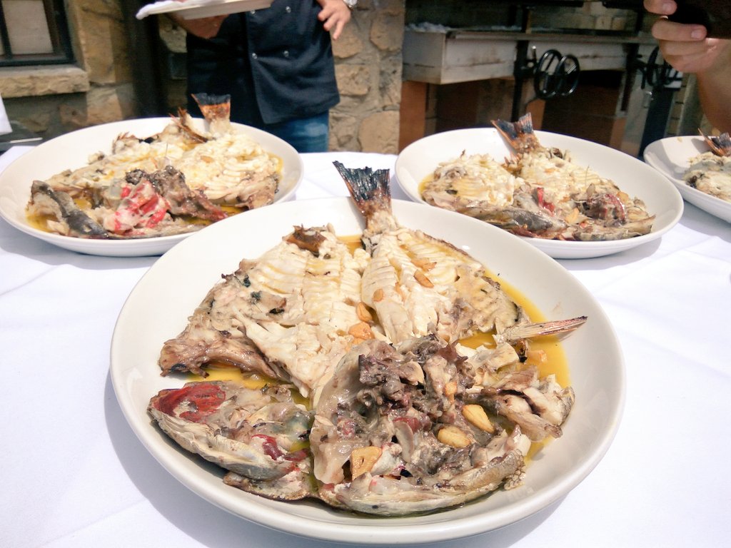 Besugo al estilo #Orio en #OriokoBarra. Una experiencia que puedes vivir en #KostaGastronomika 😋 #Euskadi