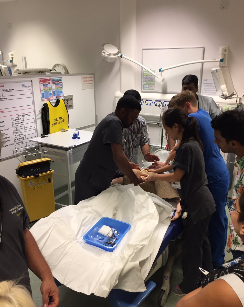 PeterboroughEM's tweet image. In-situ simulation on resuscitative hysterostomy during our Thursday teaching. Special thanks to our O&amp;amp;G team! #insitusimulation #EM #nontechnicalskills #communication #teamwork