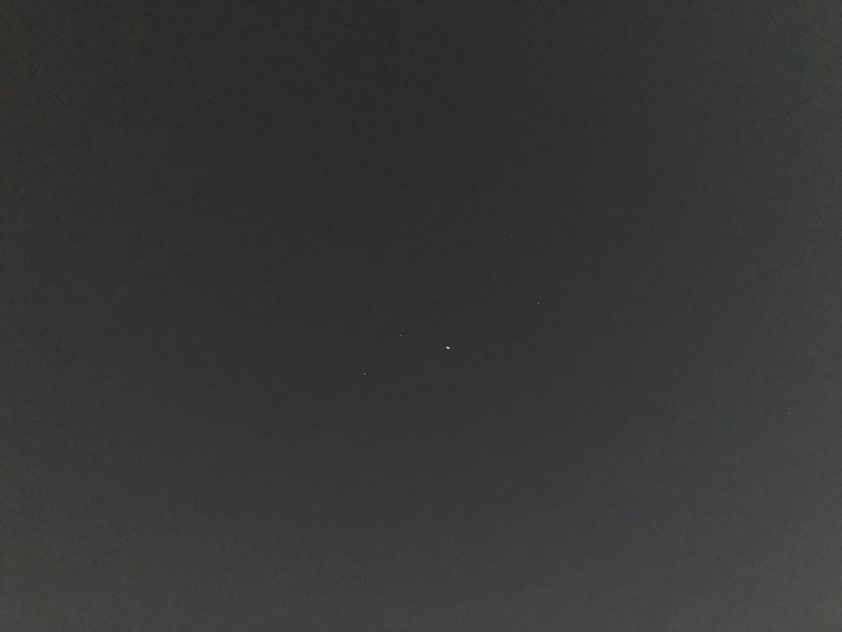 wangpin8012's tweet photo. International Space Station flies across Sydney sky - 17:35 appears at Canopus, 17:36-37 crosses Centaurus and Southern Cross, 17:37-38 passes the moon and Jupiter https://t.co/tblH3Ia41D