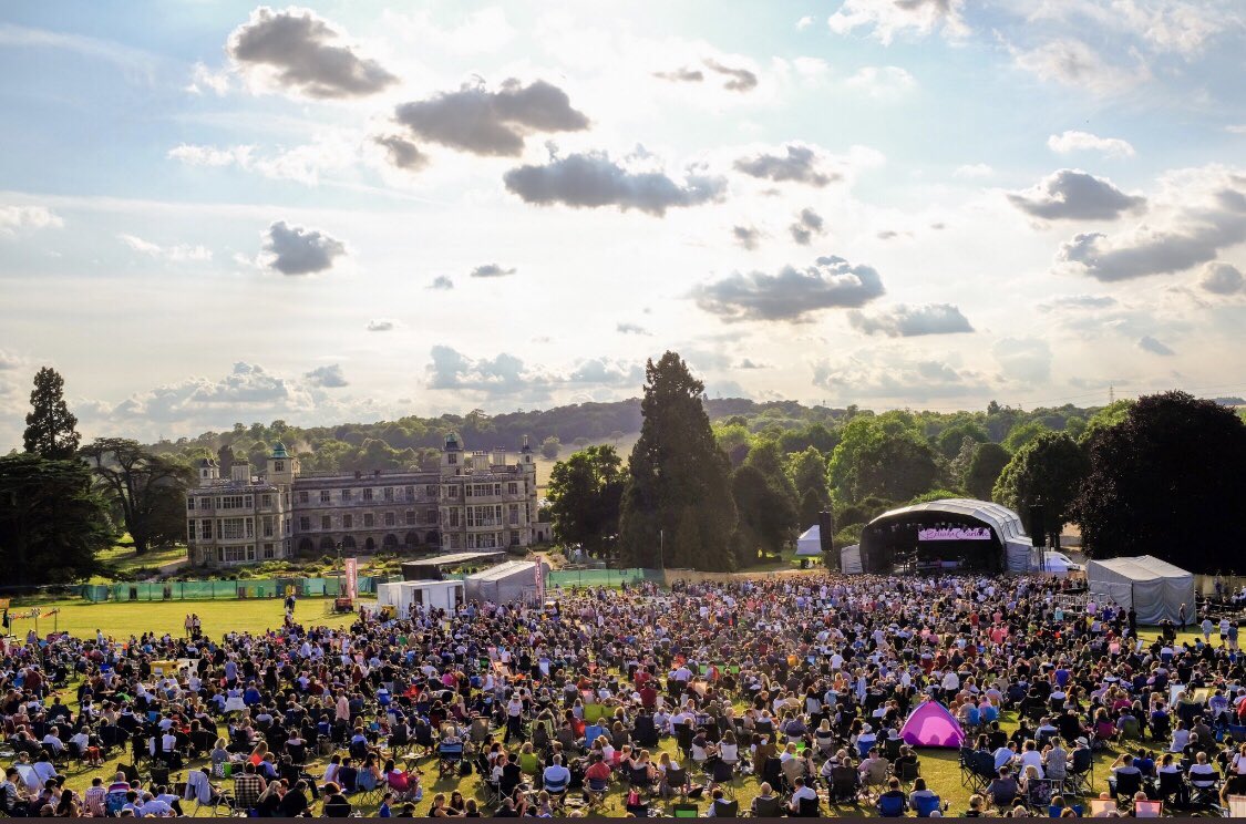 tracyredgraham's tweet photo. Great ABC gig at Audley End House last night, a fantastic crowd and beautiful location! @ABCFRY @MattBackerworld #abcband #humanleague #belindacarlisle #festivalsummer #audleyendhouse #fantasticcrowd https://t.co/OEU9TgzERv