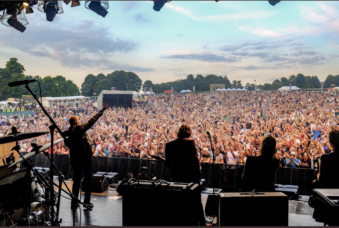 tracyredgraham's tweet photo. Great ABC gig at Audley End House last night, a fantastic crowd and beautiful location! @ABCFRY @MattBackerworld #abcband #humanleague #belindacarlisle #festivalsummer #audleyendhouse #fantasticcrowd https://t.co/OEU9TgzERv