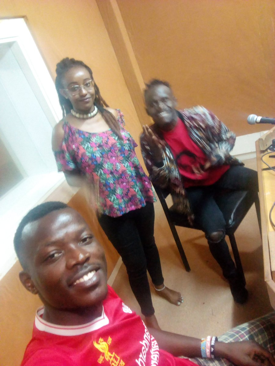 elie_alo's tweet photo. Big up.
Enjoying.

@ShineFM103 
@Ajaabucomedian 
@Ahmedoh_soni 
@BillRashid2 
@Odoro_Harold https://t.co/Tv0621Bk2U