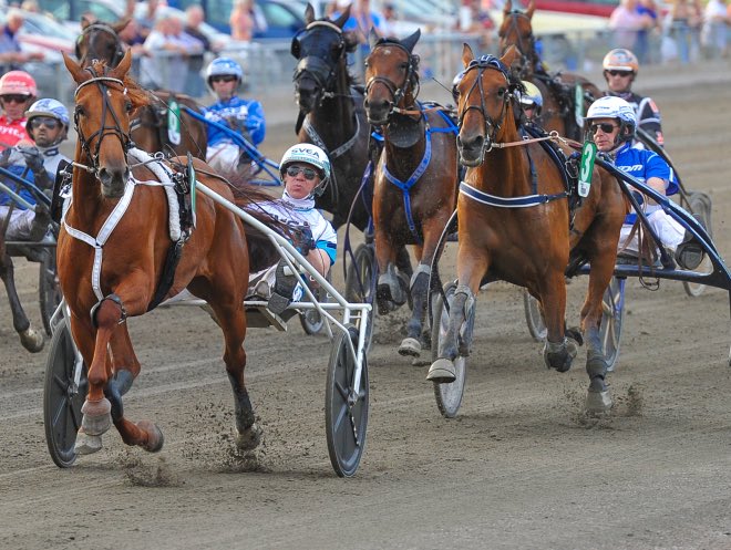 Du &amp; jag och våra tjejer.💖 igår såg vi dom båda gå vidare till stochampionats-final, och fällde en tår för varandras skull. 🥰 Om vi ändå visste vart vi skulle stå i framtiden när vi va så små för många år sen.👇🏼🙈 Tacksam över dig <a href="/19eriksson96/">Isabell Eriksson</a>