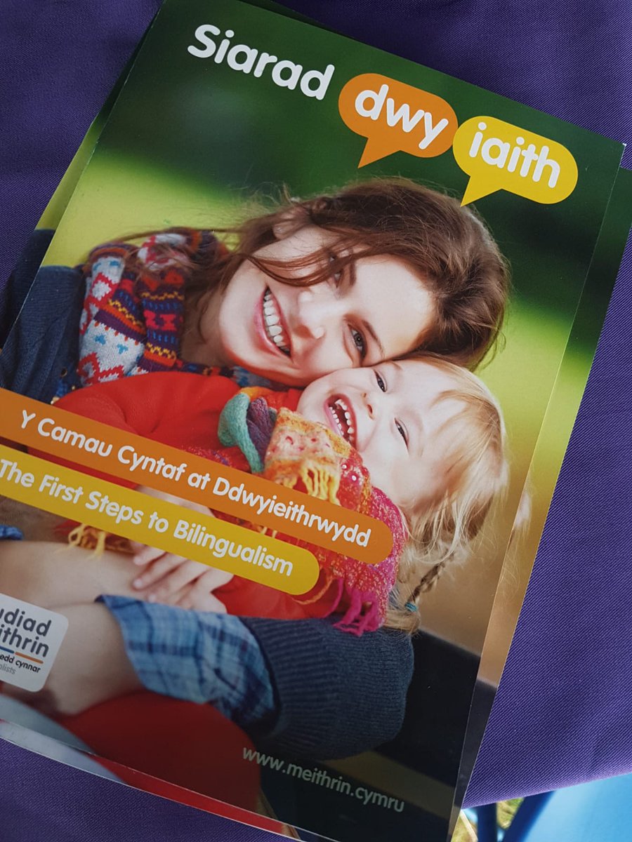 MMDeDdwyrain's tweet image. Visiting Bridgend Show this weekend? Come and visit us, let's chat #bilingualism #cymraeg #skill #welsh @MudiadMeithrin @menterbroogwr @BridgendCBC @CBSPenybont