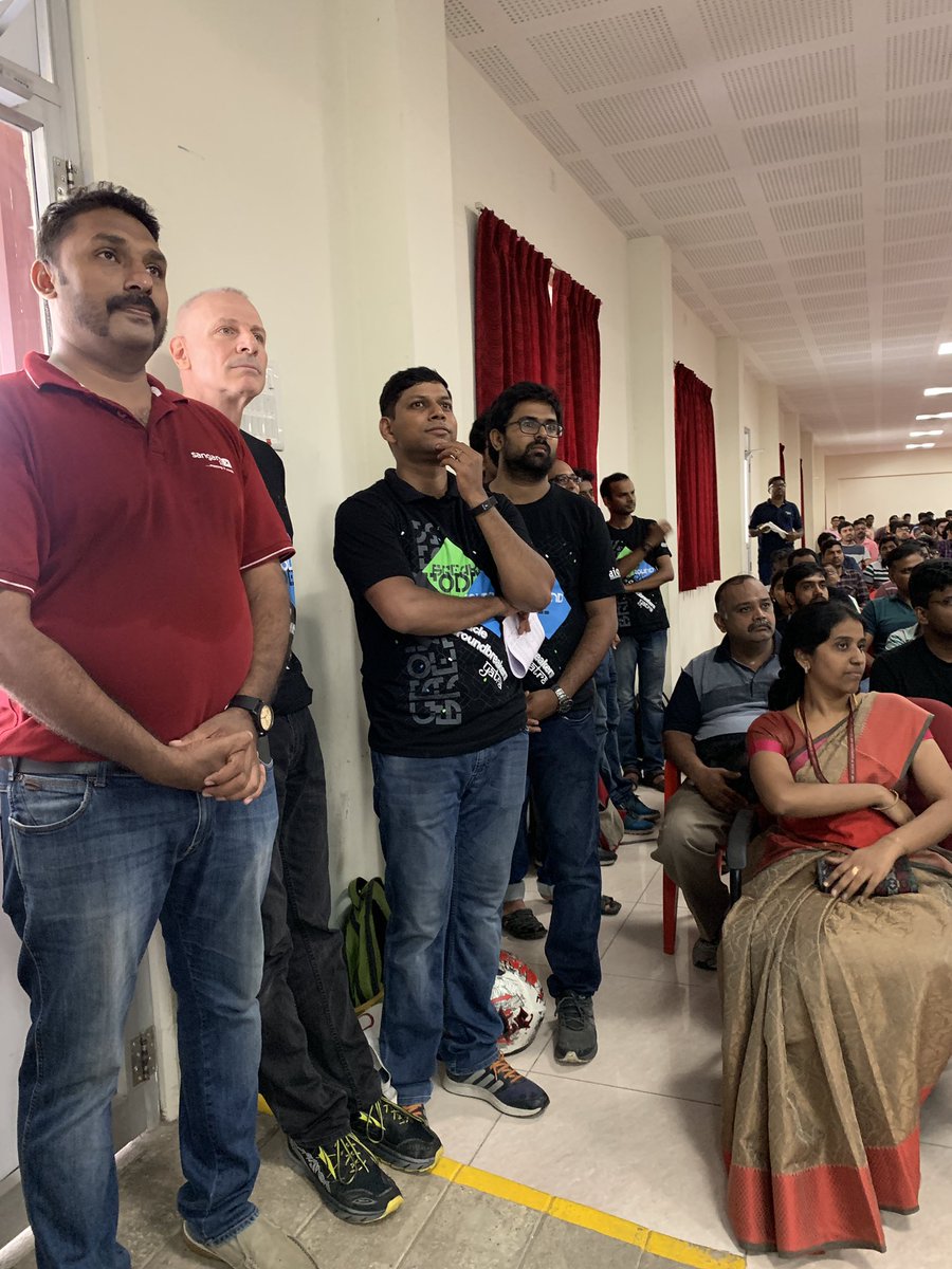 sandeshr's tweet image. Hard working volunteers of @aioug_chennai @OGYatra #ogyatra #oracledatabase #thinkautonomous