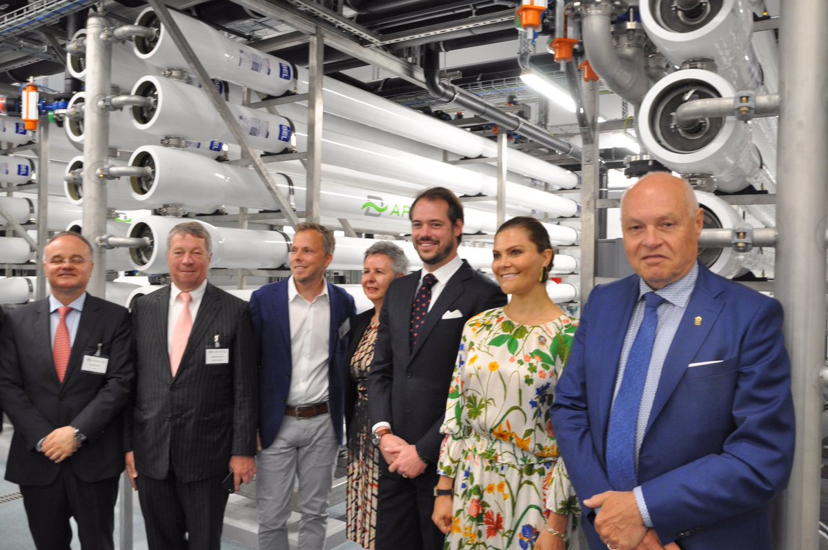 CourGrandDucale's tweet photo. Le Prince Félix et La Princesse Victoria de Suède se sont rendus à Mörbylånga, commune localisée sur une île suédoise, pour l’inauguration d’une usine industrielle de traitement des eaux construite par l’entreprise luxembourgeoise #APATEQ. © C.Chaton #luxembourg #cleantech #water https://t.co/W8c2bC2HVz