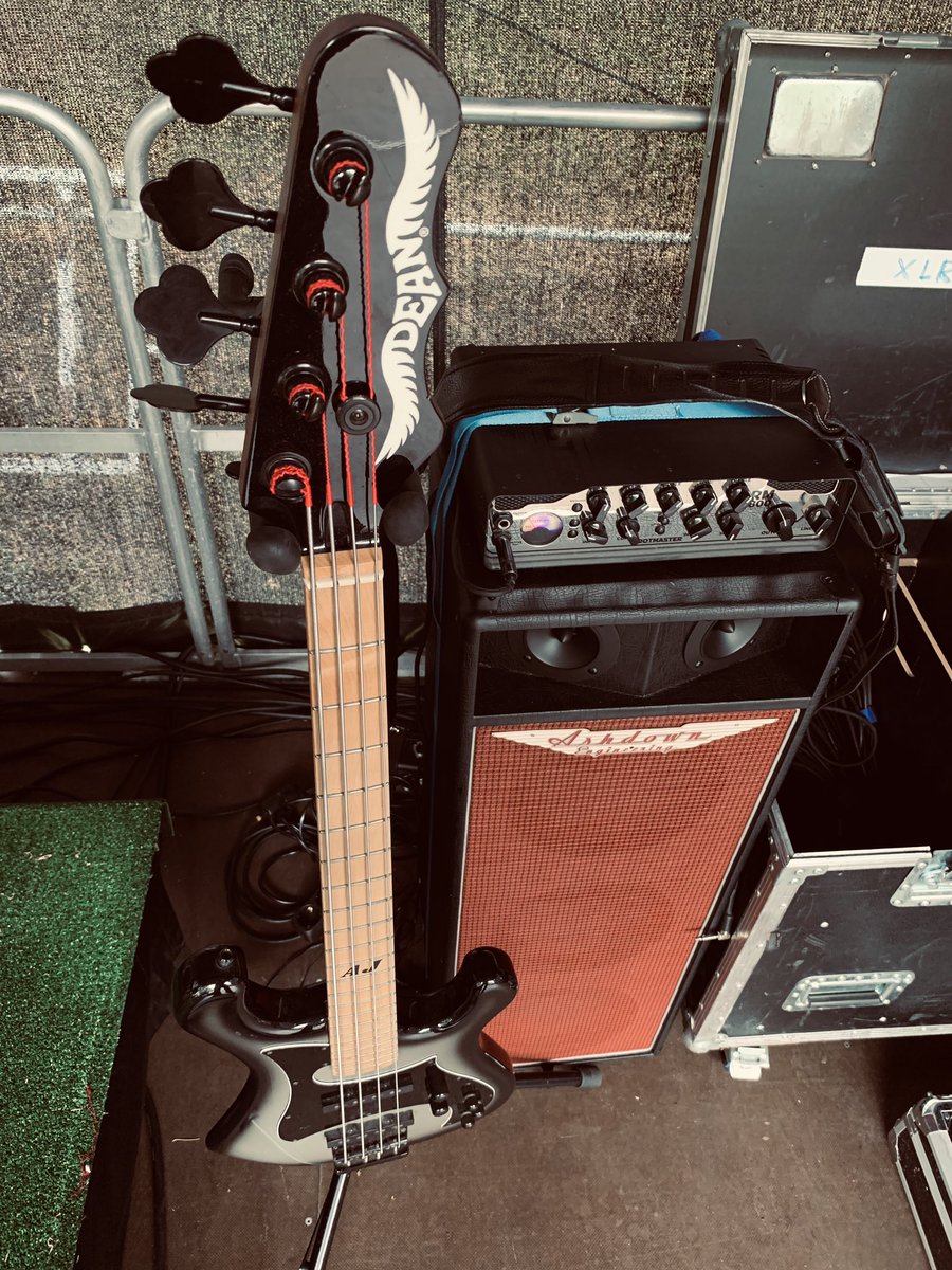 alexjan14635010's tweet photo. Early stage set up today... no rest for the wicked! #deanguitars #ashdownengineering #rotosoundstrings #rotosound_uk #spotthevu #deancustomshop #getyourwings #rootmaster #bassist #bassplayer #rocknroll #abm #hillsboro #rotos #headofdoom #666watts #dean #rocknroll #acdc #bass https://t.co/OhdHxMLpTD