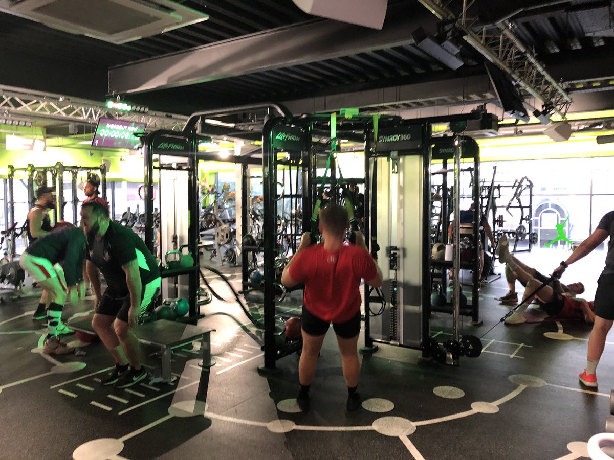 Another session done this morning from the lads! Thank you once again to Nick at Simply Gym for the session! #crows #futuresbrightfutures⚫️⚪️