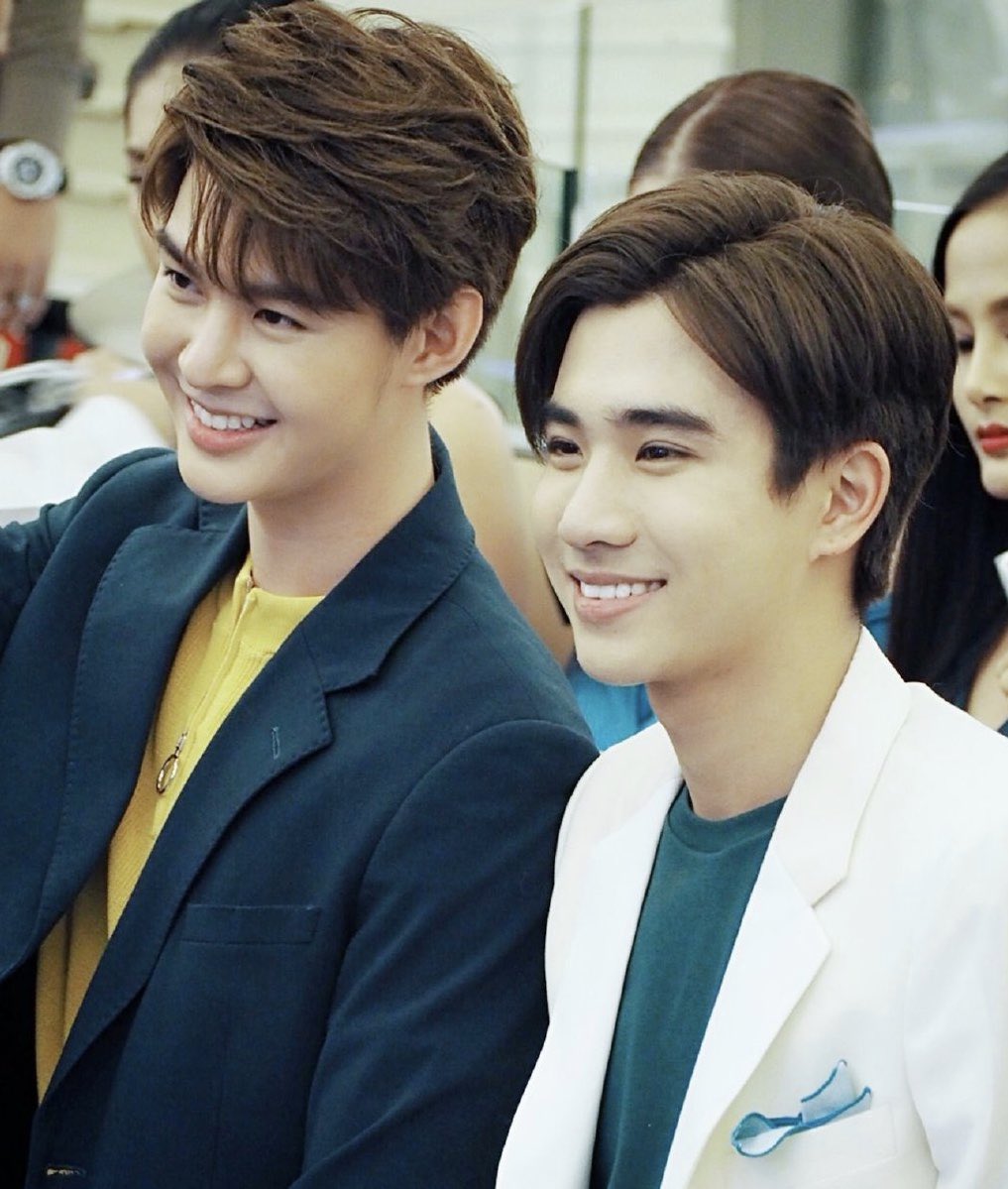 k9H8RPqEVFKsD1g's tweet photo. 🖤❤️   - TRIGON -   🖤❤️
Cr.logo / owner

เพิ่งรู้ว่าเพราะอะไรที่ใจต้องสั่นแบบนี้
I just realized why my heart pounds like this
なんでこんなに心臓がドキドキするのか分かった

#พื้นที่ของเพิร์ธเซ้นต์ https://t.co/JG44c0bSHP