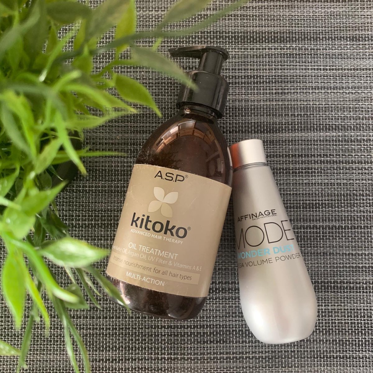 asphair's tweet photo. Want to know which products our #ColourRebels love? @terrinadin
details her go-two heroes! ⬇️
https://t.co/jorLzKiIAe
#asphair #aspkitoko #aspmode #modestyling https://t.co/BWrhTNFVjP