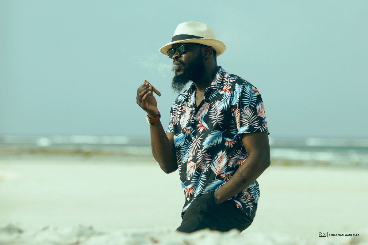 Wanzalla's tweet photo. New season | New Attitude
Always grateful to the almighty #createdope #bolt #allahuakbar #portraiture #sandandsea #indianocean #diani #portraitmood https://t.co/lio2SbneIh