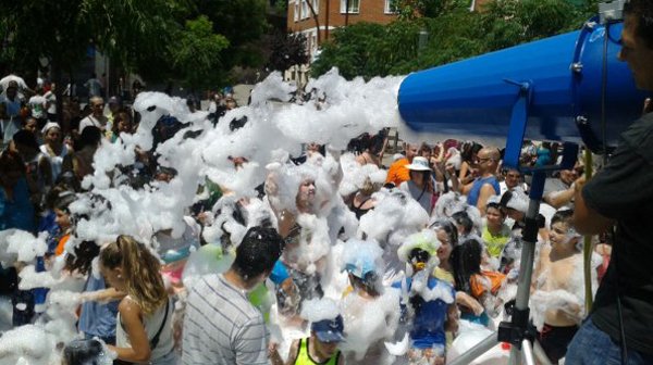 Fins demà, no et perdis la festa major del Carmel!🎊
🎂Celebren 40 anys de festa major amb un munt d'activitats!🎇
👉Consulta les recomanacions per arribar-hi: owl.li/g0BL30p6A9w