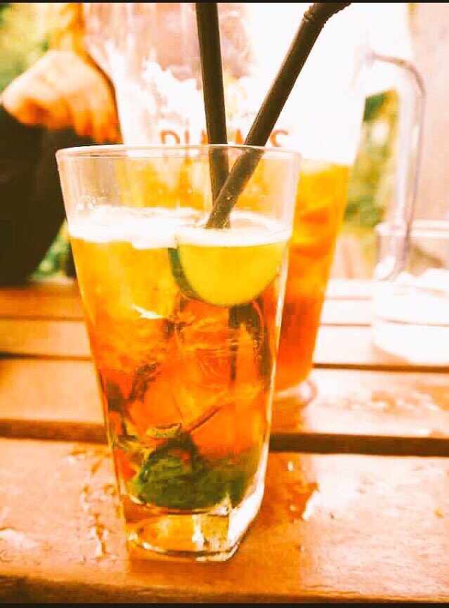 BridgehouseSE20's tweet photo. It’s such a perfect day to be in the garden here at Bridge House🌺🌿🍹🍻🥂🍷🍺☕️🍮#Saturday #SaturdayThoughts #Thegarden #Yourgarden #ourgarden #doggydaycare #beer #Pimms #Wimbledon2019 #London #southlondon #crystalpalace #funrun #parkrun #Sydenham #Pengewest #localspub #Anerley https://t.co/P0oisBpoM9