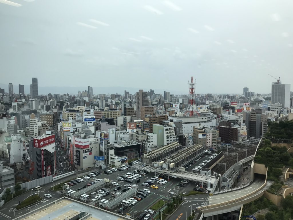 mikiji_13's tweet image. TECH_EXPERT 50日目
コアタイム、体調不良等で３人でした^_^

今日から難波校になりました！
めっちゃ綺麗になりました😊
椅子が硬いです！
景色が綺麗でした^_^

自分も調子が悪いので、早めに帰宅します。
明日からがんばる！

#JavaScript
#Ruby_on_Rails
#TECH_EXPERT
#テックエキスパート