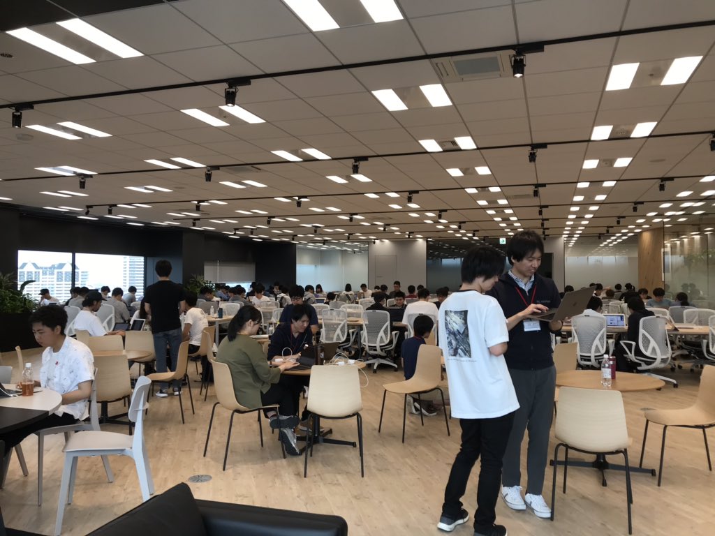mikiji_13's tweet image. TECH_EXPERT 50日目
コアタイム、体調不良等で３人でした^_^

今日から難波校になりました！
めっちゃ綺麗になりました😊
椅子が硬いです！
景色が綺麗でした^_^

自分も調子が悪いので、早めに帰宅します。
明日からがんばる！

#JavaScript
#Ruby_on_Rails
#TECH_EXPERT
#テックエキスパート