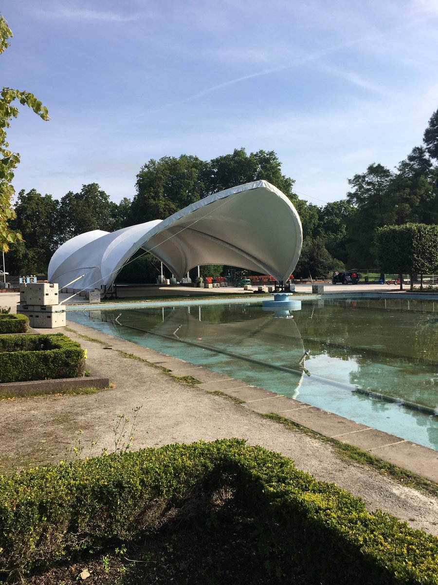peteandalbert's tweet photo. Day 6. Filming finished? No one working. Full access still blocked!! Why #nooneworking @EnableParks @wandbc @WarrinerWatch @LoveBattersea1 @saveBattPark https://t.co/yR3r5XglSn