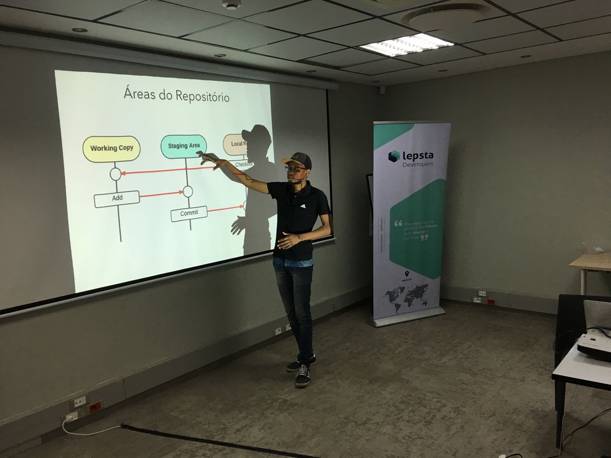 _lepsta's tweet photo. We have on stage @impurefunction talking about Areas do Repositorio.
#collaboration #softwaredevelopment #Software #SoftwareEngineer #SoftwareDeveloper #git #versoncontrol #github #lepstadevs #lepsta #lepstaMaputo https://t.co/TDN3TKn27J