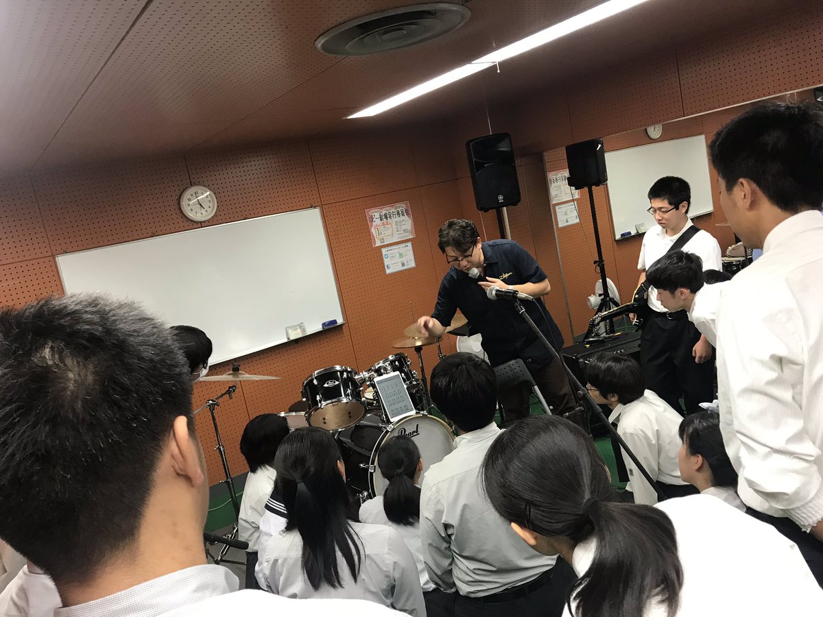 hiroshimakeion1's tweet photo. アンサンブルセミナーがありました。p-summer liveに向けてバンドのスキルアップしていきましょう。 https://t.co/WhkZWUimkO