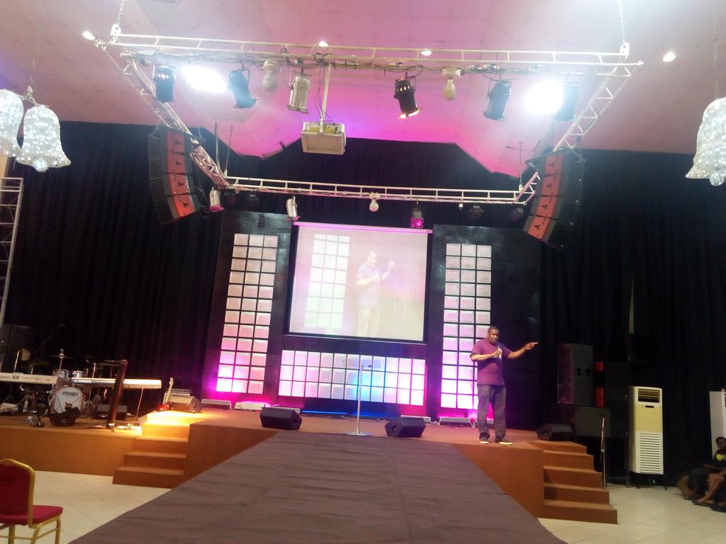 jauren2015's tweet photo. Ministering: Rev. Niyi Morakiyo
Text:John 1:14

1. Truth is a principle or foundation
2. Grace is the ability or potential of God in every man
3. Glory is the splendor..It is everything it is and everything It has
#TakingTerritories19
#GFICService
#DLC19 https://t.co/h0rHUrGKtG