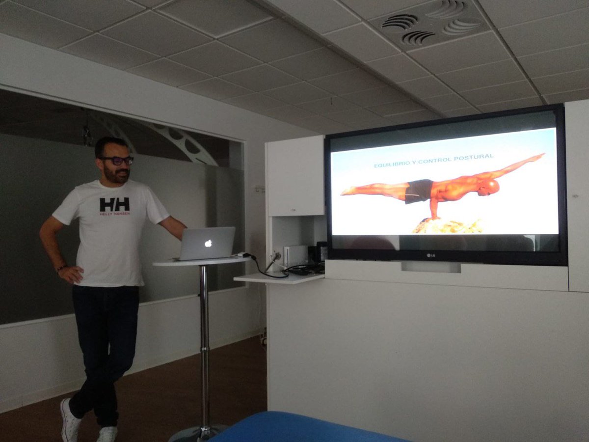 centrocefine's tweet photo. Formación interna de #equilibrio

Continuamos aprendiendo para sacarle el máximo rendimiento a la nueva Unidad de Equilibrio de Cefine

#Balance #BalanceTutor https://t.co/GOFOc9rUAW