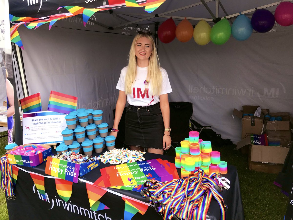 CandiceBull2's tweet image. All set up and excited for the day ahead at #BristolPride2019 #IMEqual #IMatPride @irwinmitchell 🌈