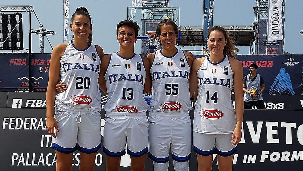 Italbasket's tweet photo. Le ragazze del'Italia U23 3x3 perdono a Lignano Sabbiadoro nell'esordio contro la Germania per un soffio: 15-16
Le Azzurre tornano in campo alle ⌚️ 12:40 contro la Francia
#Russo 9, #DeCassan 1, #Landi 5, #Giuseppone. All. #Adamoli #3x3U23 #NothingButAzzurre #ancoraincorsa https://t.co/gSVym8PLLS