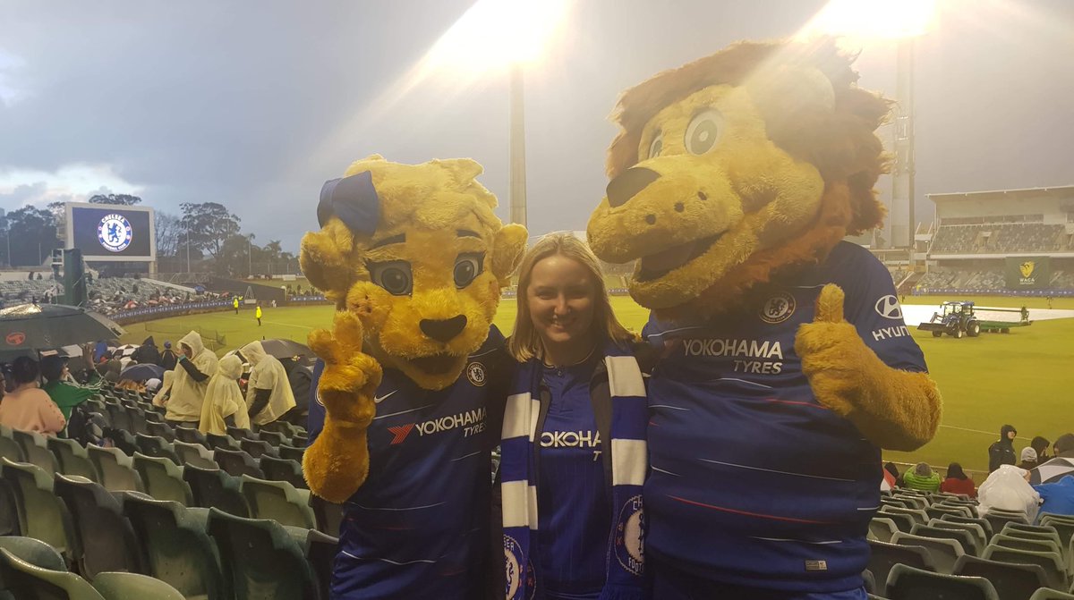 bec_giddy's tweet photo. Man United in Perth is giving me feels from Chelsea in Perth a year ago! 😃
Pissed down rain the entire 3 days 🤣 #CFCinPerth https://t.co/JvdgEjJMPH