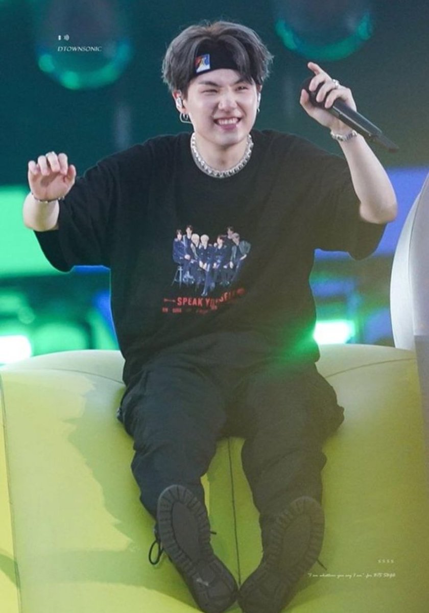 _rowstis_'s tweet photo. and then he gives a smile that just seems so genuinely sweet with just the right touch of thw shyness that unexpected warmth rushes through me...#suga #bts the love of ours🙂 https://t.co/WY43cS4fOC