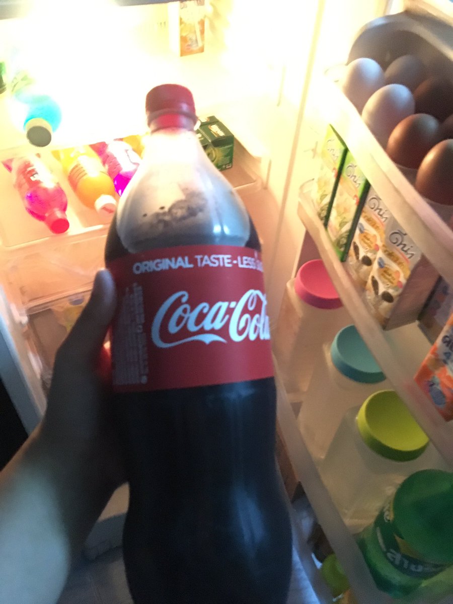 กลับมาบ้านที่ตจว แล้วเปิดตู้เย็นเห็นโค้กสองขวด คิดว่าแม่ซื้อมาไว้ให้ เลยกระดกไปอึกนึงใหญ่ๆ ที่ไหนได้แม่งคือน้ำต้มบอระเพ็ดยาย อีเหี้ย ขมยันลิ้นไก่ แล้วสีแม่งคือโค้กเลย!! หมดสิ้นแล้วเค้บซีที่แวะซื้อมา กุไม่ได้รับรู้ถึงรถชาติของวิ่งแซ่บเลย