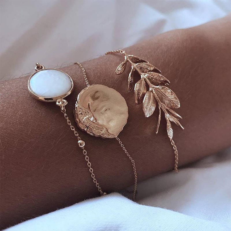 Lovely Stylish Gold Alloy Bracelet 
DISCOUNT 10%
Only 3.49$

fas.st/z-lxQa

#jewellery #jewellerydesign #jewellerylover #jewellerydesigner #jewelleryaddict #jewellerygram