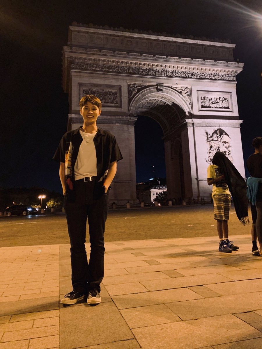 NCTsmtown_127's tweet photo. 🌙 &amp; 🇫🇷

#TAEIL
#NEOCITYinPARIS #NCT127inPARIS
#NCT127TOTHEWORLD
#NCT127_1st_World_Tour
#NCT127 #NCT https://t.co/QdQ9TA0JeI