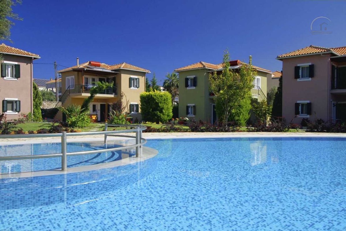 LefkadaRentals's tweet image. Find spacious one bedroom apartments with large swimming pool and garden near the city of Lefkas and famous beaches!
.
lefkada-rentals.com/en/rentals/183…
.
#lefkada #lefkadaisland #largepool #garden #closetotown #apartments #greecevacation #summer2019 #vacation #vacationmode #islandvacation