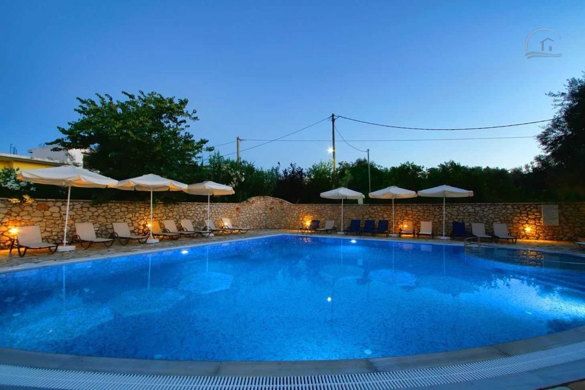 LefkadaRentals's tweet image. Find spacious one bedroom apartments with large swimming pool and garden near the city of Lefkas and famous beaches!
.
lefkada-rentals.com/en/rentals/183…
.
#lefkada #lefkadaisland #largepool #garden #closetotown #apartments #greecevacation #summer2019 #vacation #vacationmode #islandvacation