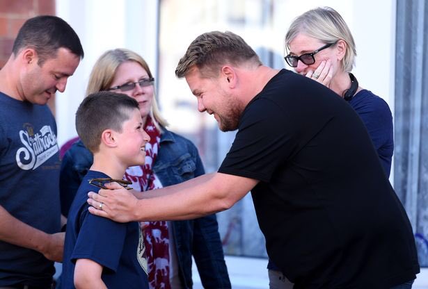 Gav_Stace_React's tweet photo. James Corden was reunited with the kid who played Neil, The Baby while filming yesterday 🥺 

No one talk to me until Christmas Day #GavinAndStacey https://t.co/2h2n8FoQZ9