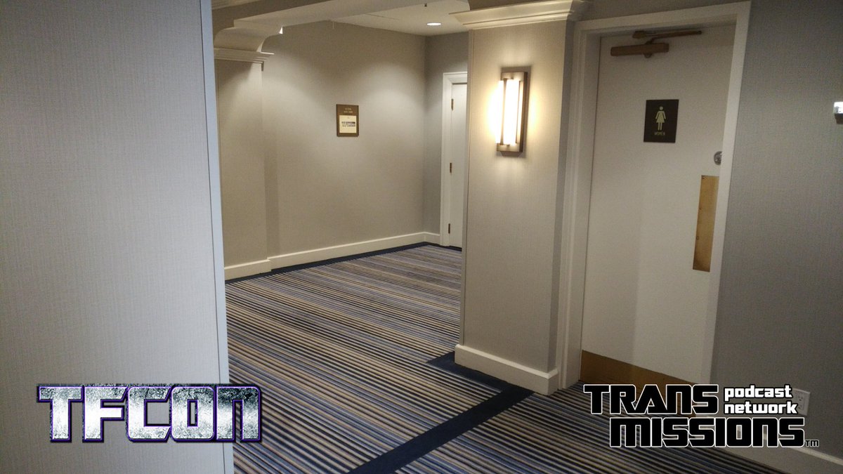 CybertronBeast's tweet photo. If you're looking for the #Commandroids room here at @TFconTweets, then I'm here to help. It's not in the usual area where things would be held. It's in the South Tower, back behind the elevators. #TFcon https://t.co/BMDHqAw6Ee