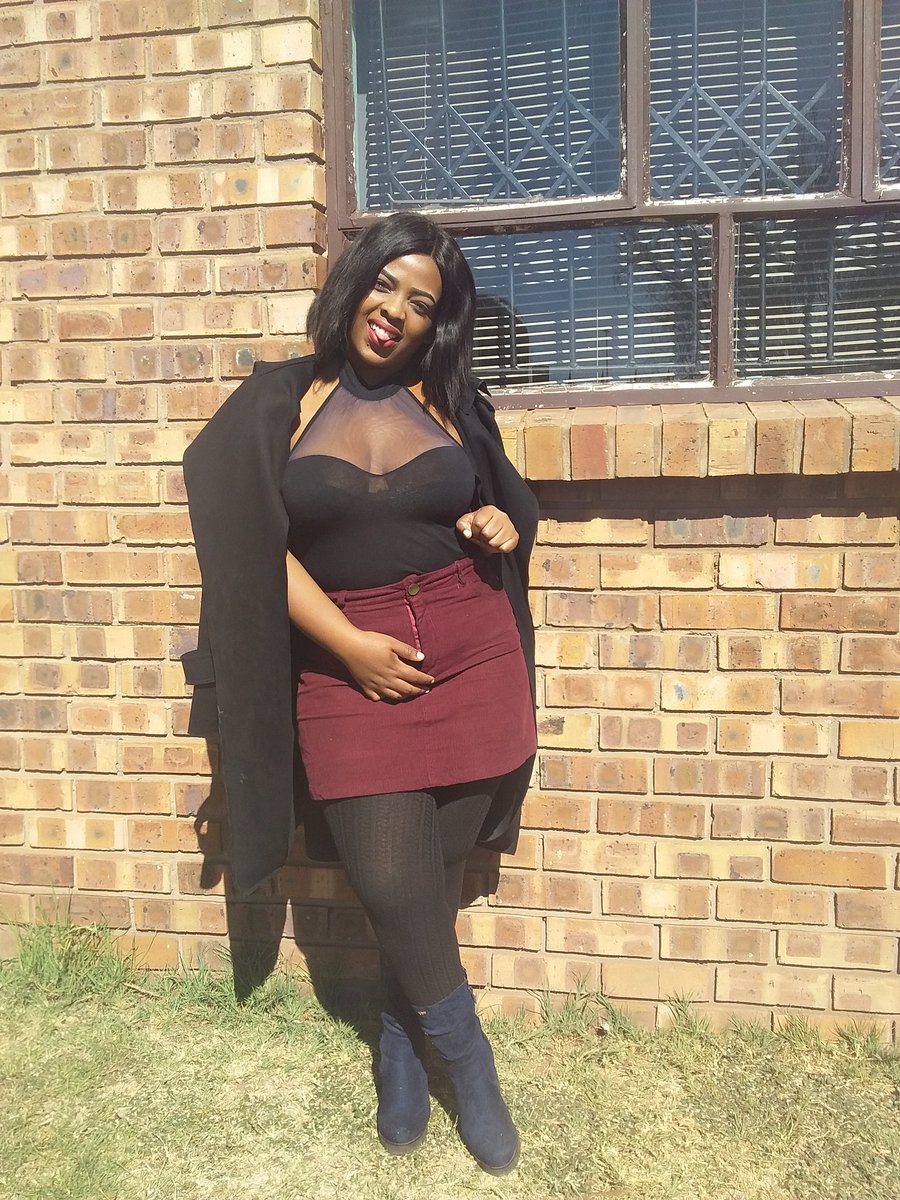 Zinhle_Nom's tweet photo. Time to play.. #Pre_Birthday 🖤❤🖤 https://t.co/dAsIhRmlWL