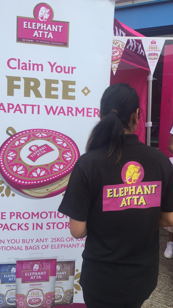 DilSe ❤️💙 GREAT TASTE of #ElephantAtta Come down to SIRA CASH \u0026 CARRY 💞  Area manager of #Westmill Foods with @SaritaSabharwal @Elephant_Atta  @ethnicreach @ksavaliya Westmill Foods is one of Europe's largest specialist, image size:674x1200