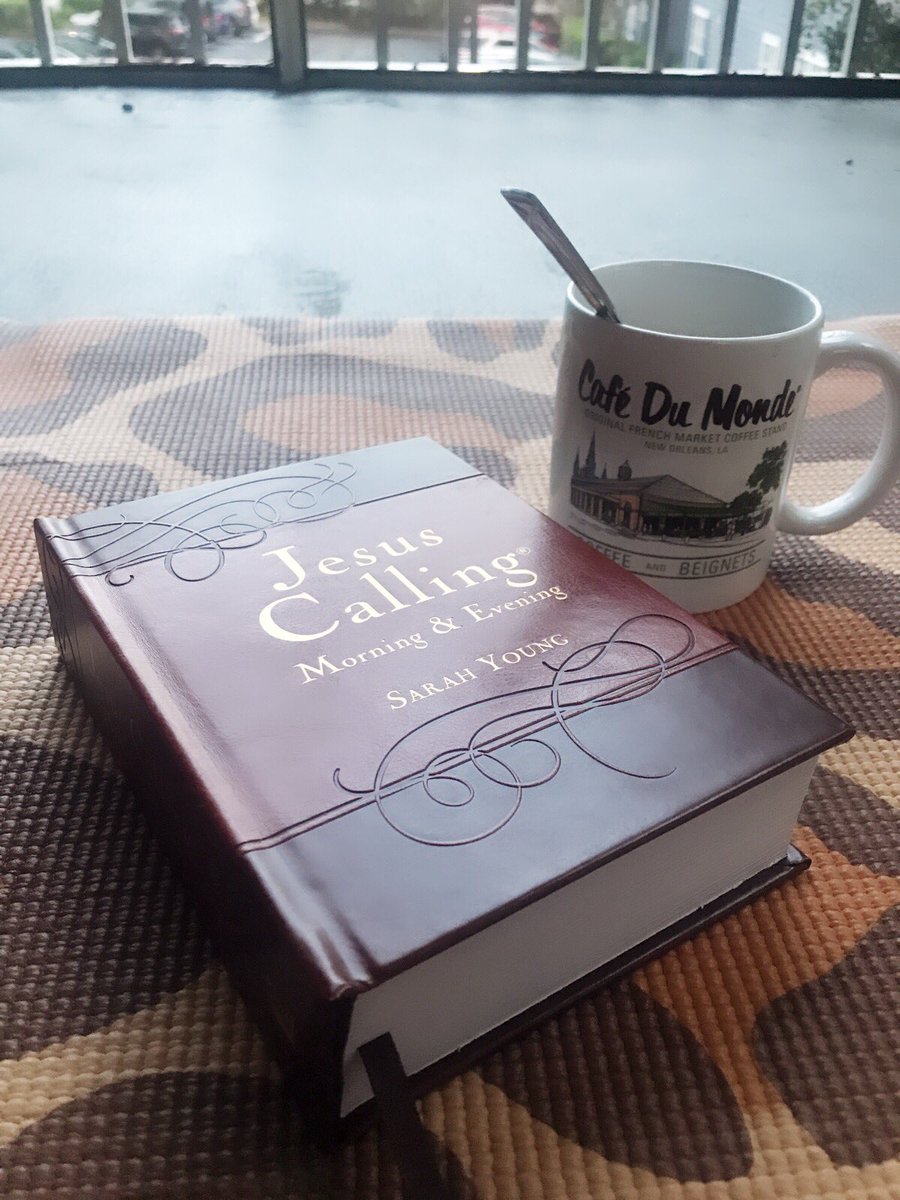TheDanielleCode's tweet photo. Up early this Sat, getting in my meditation before I start #21DayCkChallenge blueprint webinar with @Career_Karma. Let’s go! #momswhocode #TheDanielleCode #blackwomenwhocode https://t.co/W6t8HzWaSq