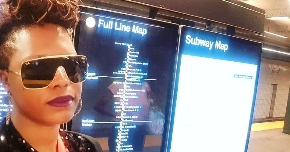 DjPruluv's tweet photo. Waiting for the train like... #SubwayThings https://t.co/i178Cn0H1X