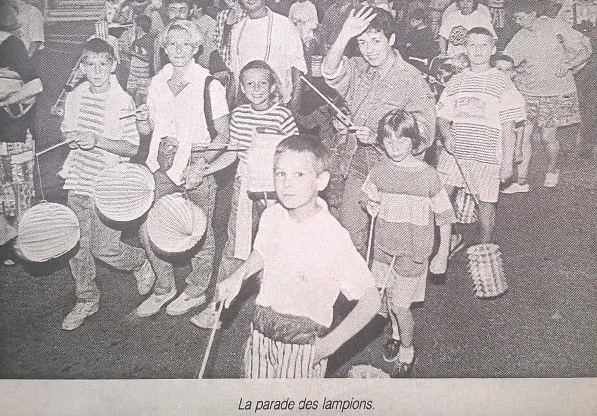 DamienLerouge's tweet photo. J'ai bien grandi depuis et un peu vieilli 🙂
Retraite aux flambeaux à Charleville-Mézières. Archives du journal @UnionArdennais de 1994 https://t.co/ihbENHFFPt