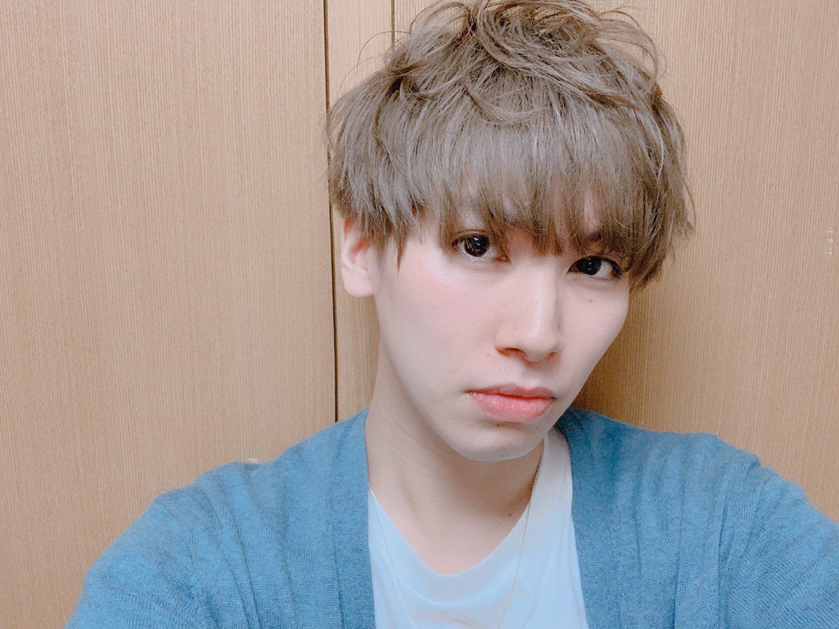 ruiito_official's tweet photo. のりちゃんZACCにご来店✂️✨
かれこれ約１０年近いお付き合いになったね！！
これからもずっと宜しくねっ😊🔥
今日はインスタグラムに動画投稿しましたので今すぐチェック😊㊙️！！
↓↓↓
#法月康平
https://t.co/IDeT2zzWTo… https://t.co/YHxLVJUPD2